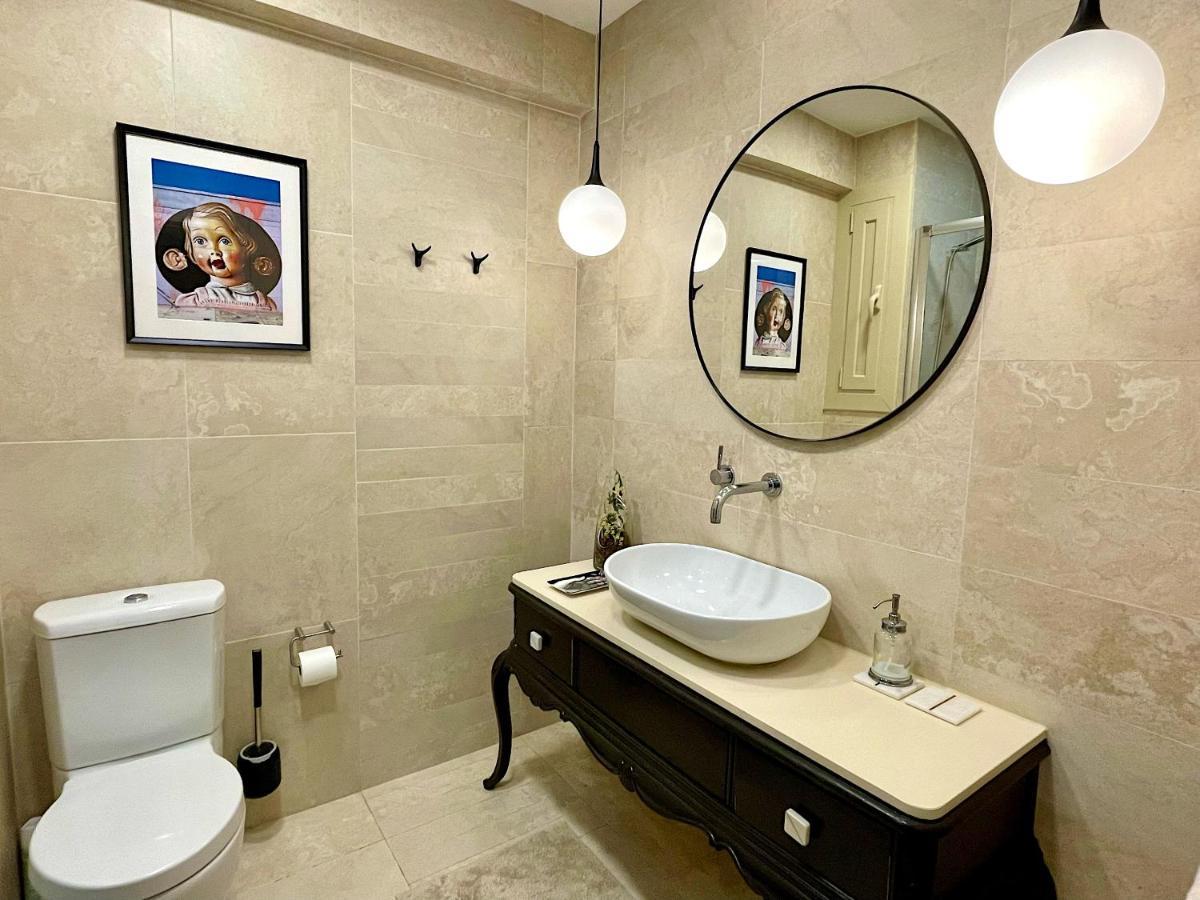 Abbott Apartment - 1 Min From The Beach - 100M2 - Sleeps 8 シッチェス エクステリア 写真