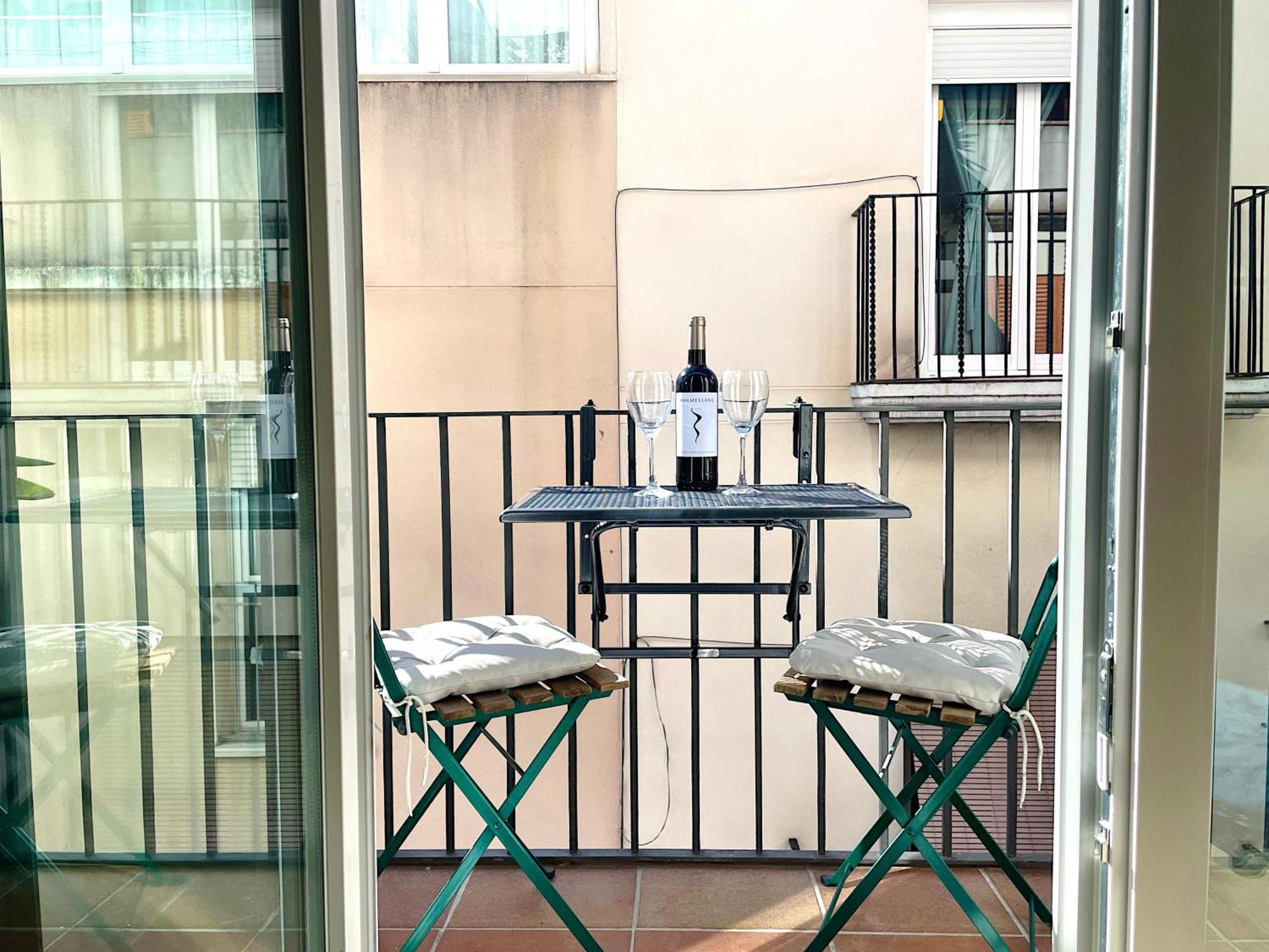 Abbott Apartment - 1 Min From The Beach - 100M2 - Sleeps 8 シッチェス エクステリア 写真