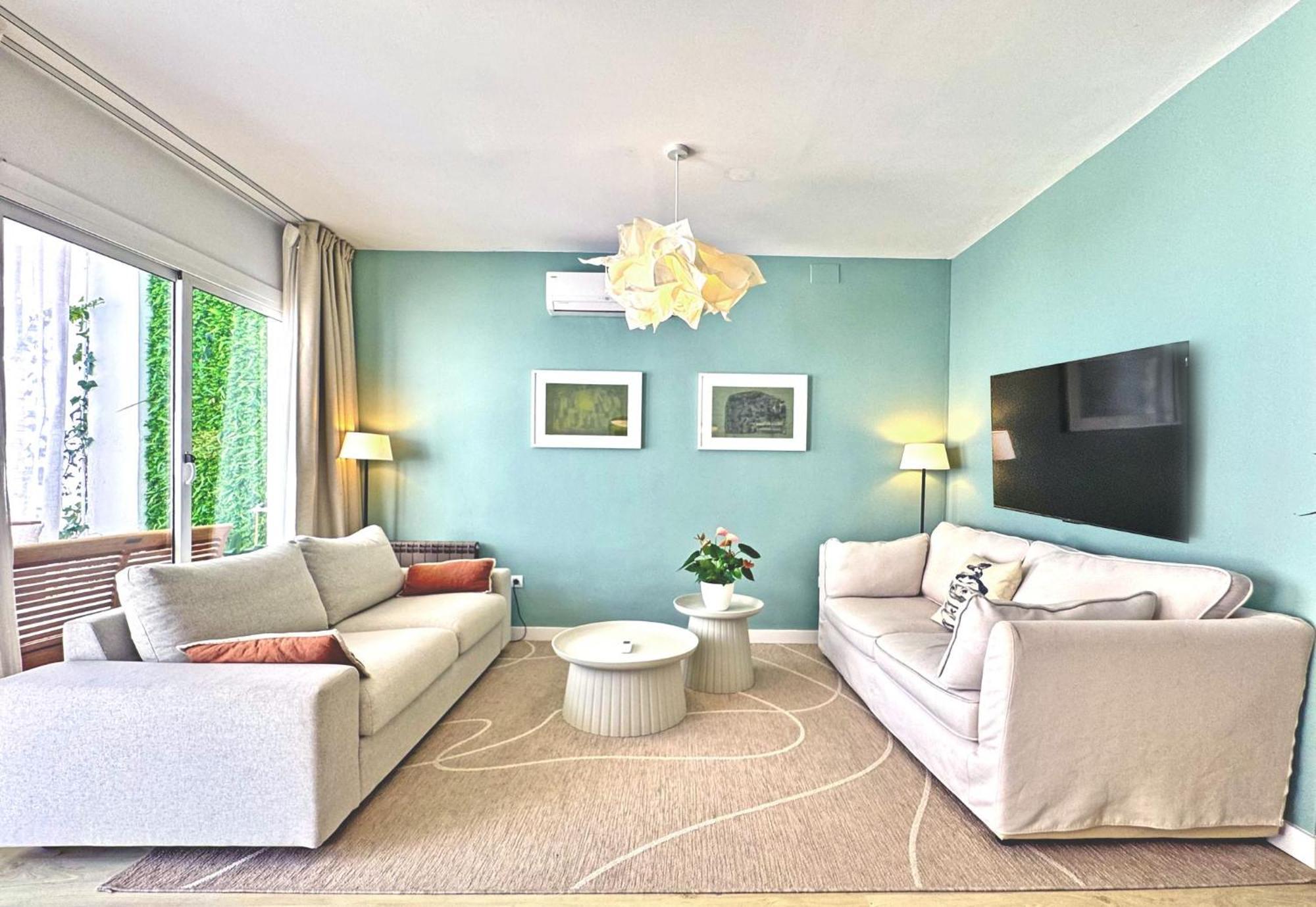 Abbott Apartment - 1 Min From The Beach - 100M2 - Sleeps 8 シッチェス エクステリア 写真