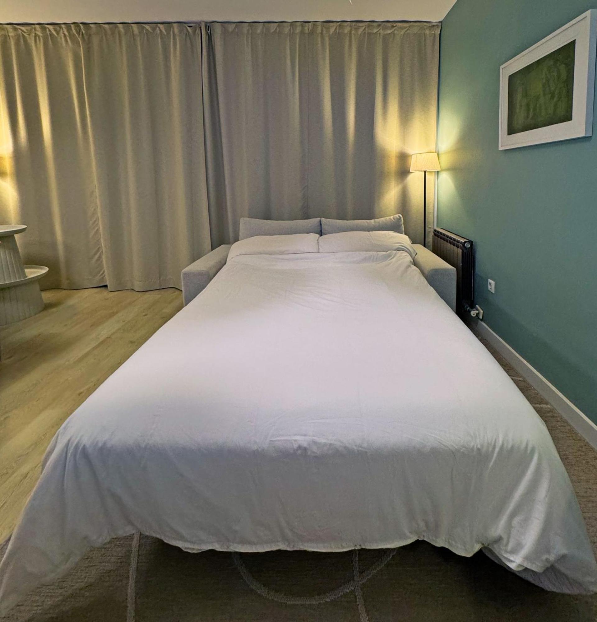 Abbott Apartment - 1 Min From The Beach - 100M2 - Sleeps 8 シッチェス エクステリア 写真